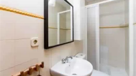 Rooms in Madrid Centro - photo 9