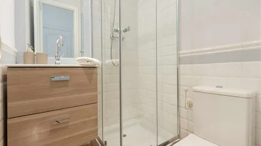 Rooms in Madrid Centro - photo 8