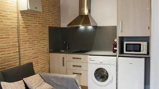 Apartments in Valencia Ciutat Vella - photo 2