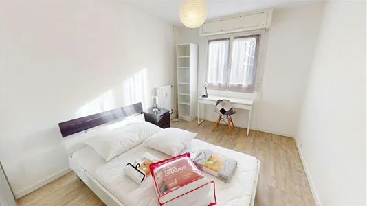 Rooms in Chambéry - photo 2