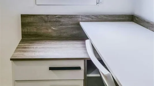 Rooms in el Camí de Vera - photo 4