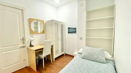 Rooms in Madrid Chamberí - photo 1