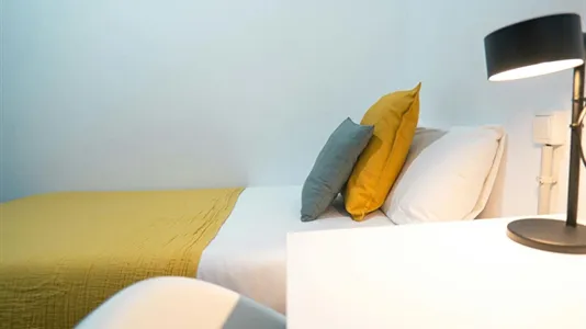 Rooms in Barcelona Ciutat Vella - photo 4