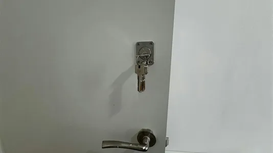 Rooms in Madrid Chamberí - photo 3