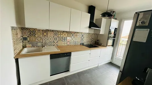 Apartments in Lyon - photo 2