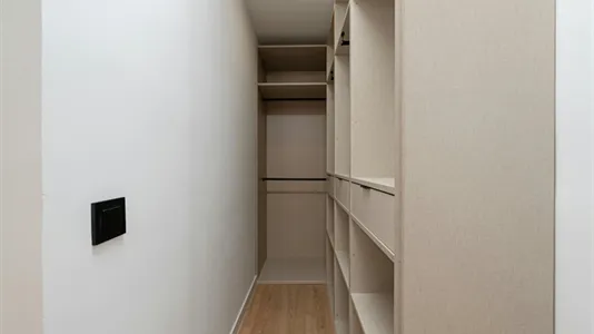 Rooms in Madrid ChamberĂ - photo 7