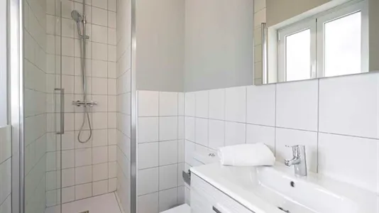 Rooms in Madrid Chamberí - photo 9