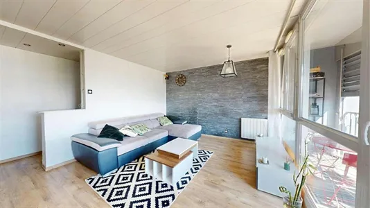 Apartments in Lyon - photo 2
