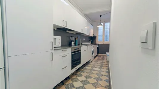 Rooms in Barcelona Ciutat Vella - photo 7