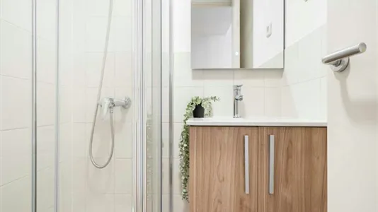 Rooms in Madrid Retiro - photo 10