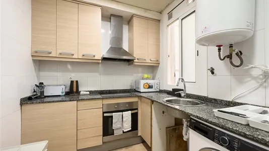 Rooms in Barcelona Ciutat Vella - photo 8