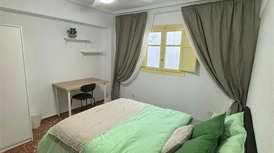 Rooms in Godelleta - photo 1