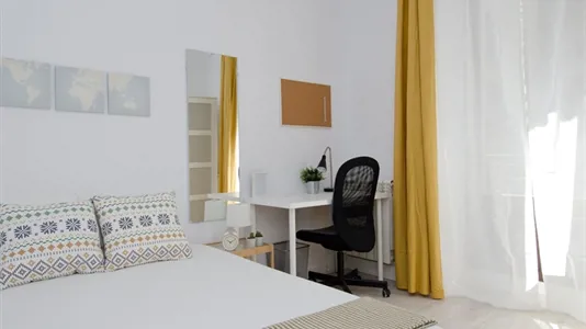 Rooms in Madrid Centro - photo 1