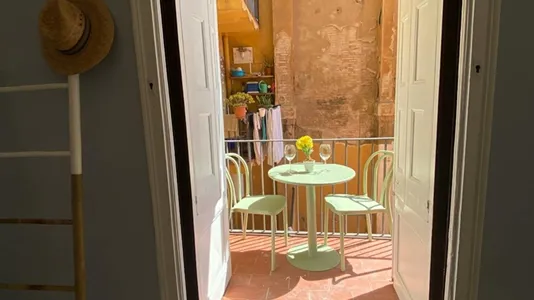 Rooms in Barcelona Ciutat Vella - photo 4