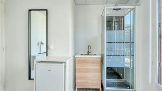 Apartments in Bobigny - photo 4