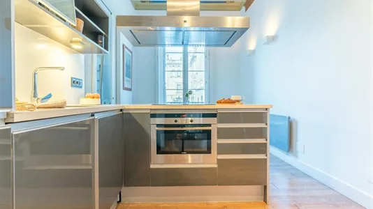 Rooms in Barcelona Ciutat Vella - photo 9