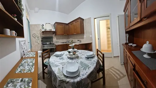 Rooms in Roma Municipio XIV – Monte Mario - photo 9