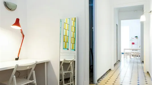 Rooms in Barcelona Eixample - photo 9