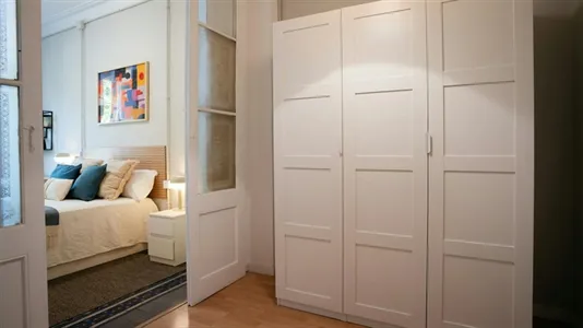 Rooms in Barcelona Eixample - photo 4