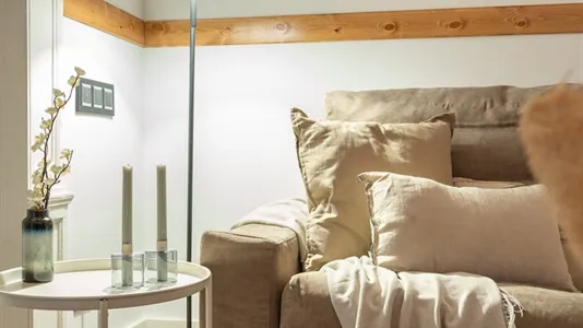 Rooms in Barcelona Ciutat Vella - photo 9