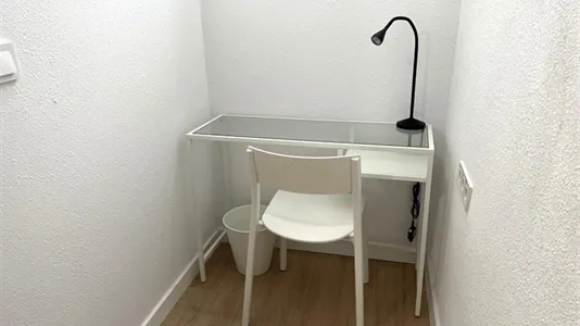 Rooms in el Camí de Vera - photo 6