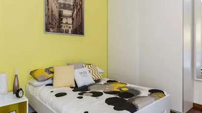 Room for rent in Milano Zona 6 - Barona, Lorenteggio, Milan