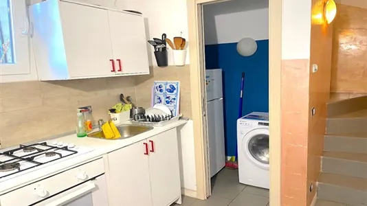 Rooms in Roma Municipio VI – Roma Delle Torri - photo 8