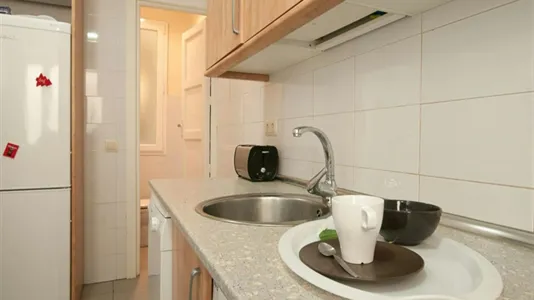 Rooms in Madrid Salamanca - photo 9