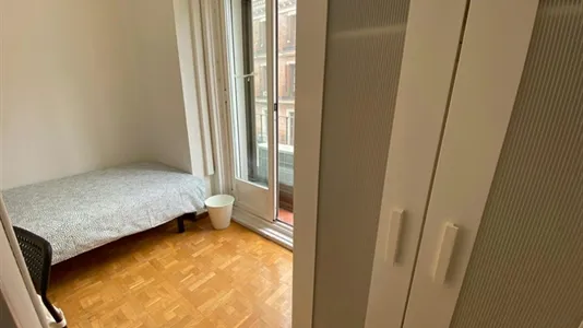 Rooms in Madrid Centro - photo 5