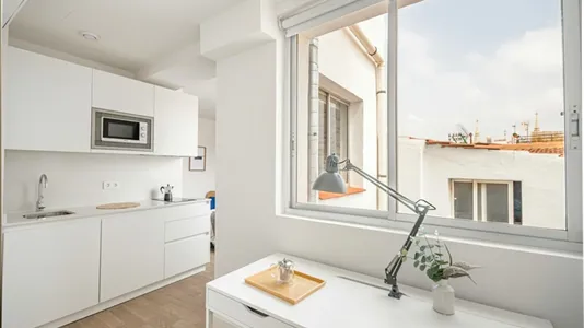 Rooms in Málaga - photo 5