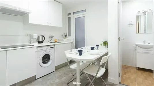 Rooms in Madrid Chamartín - photo 9