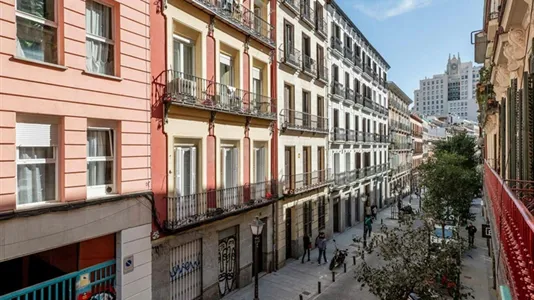 Rooms in Madrid Centro - photo 5