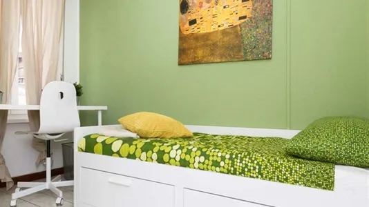 Rooms in Milano Zona 8 - Fiera, Gallaratese, Quarto Oggiaro - photo 1