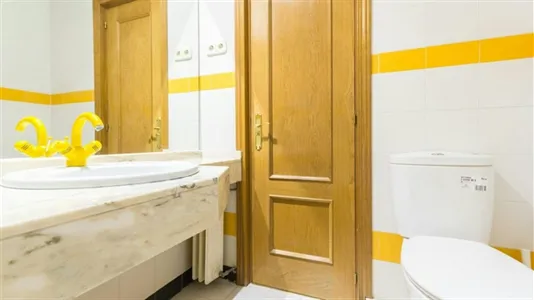 Rooms in Madrid Tetuán - photo 9