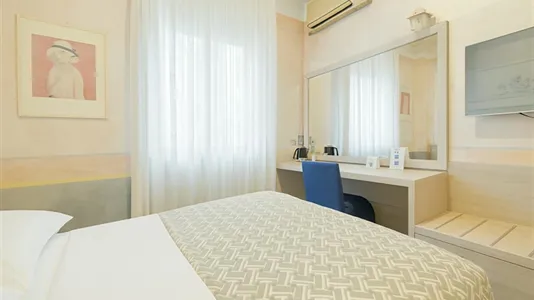 Rooms in Novara - photo 3