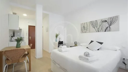 Apartments in Madrid Ciudad Lineal - photo 1