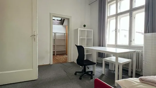 Rooms in Besnica - photo 1