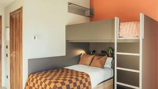 Rooms in Cornellà de Llobregat - photo 1