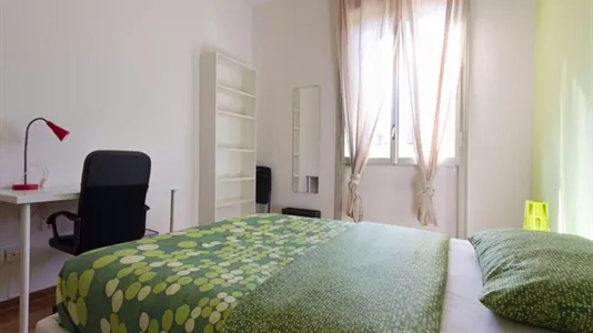 Rooms in Milano Zona 8 - Fiera, Gallaratese, Quarto Oggiaro - photo 2