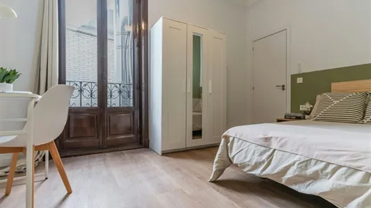 Rooms in Madrid Centro - photo 1