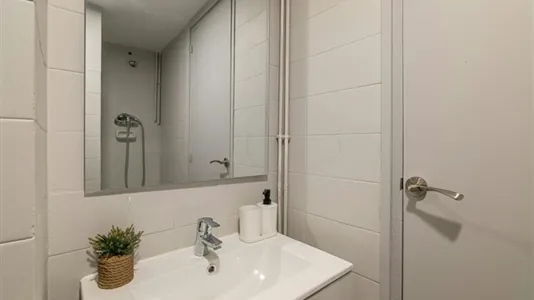 Rooms in Barcelona Eixample - photo 5