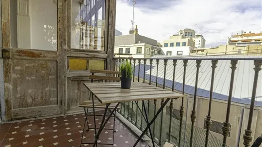 Rooms in Barcelona Eixample - photo 7