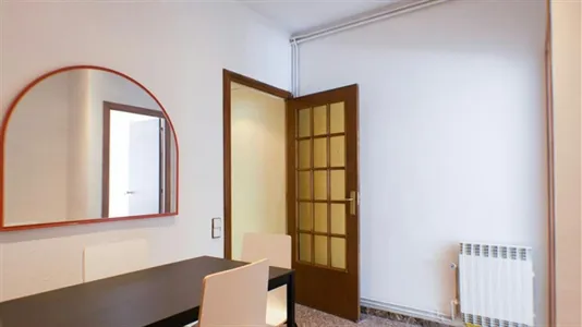 Rooms in Barcelona Eixample - photo 10
