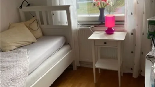 Rooms in Upplands Väsby - photo 1