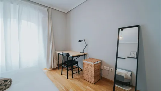 Rooms in Madrid Centro - photo 1