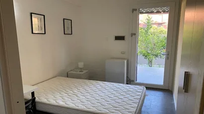 Room for rent in Roma Municipio VI – Roma Delle Torri, Rome