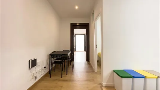 Rooms in Barcelona Ciutat Vella - photo 8