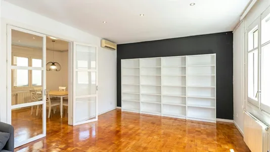 Apartments in Barcelona Ciutat Vella - photo 4