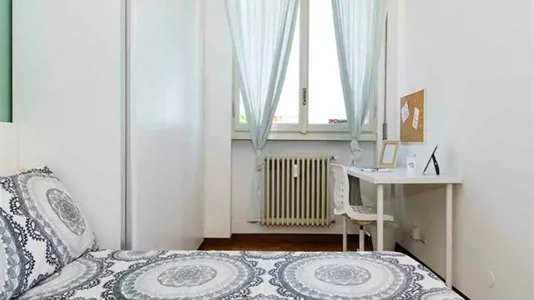 Rooms in Milano Zona 5 - Vigentino, Chiaravalle, Gratosoglio - photo 2