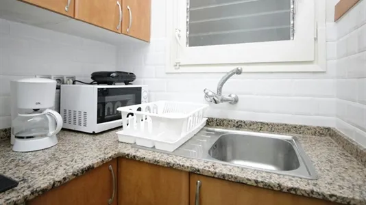 Rooms in Barcelona Sants-Montjuïc - photo 8